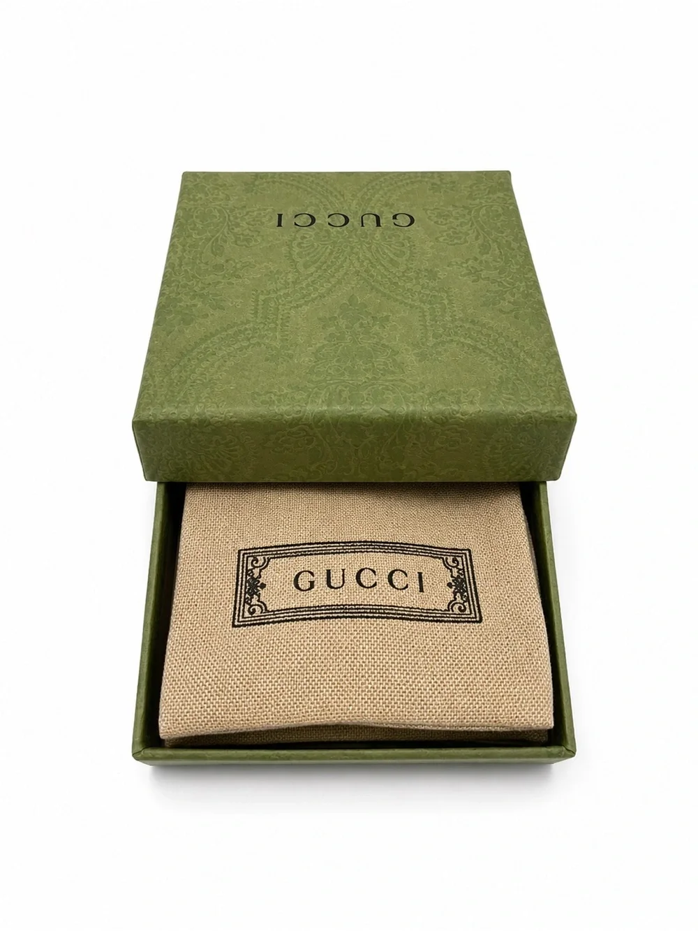 Gucci ring featuring